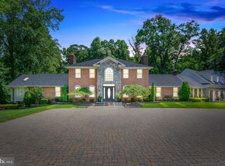 337 River Bend Rd, Great Falls, VA 22066