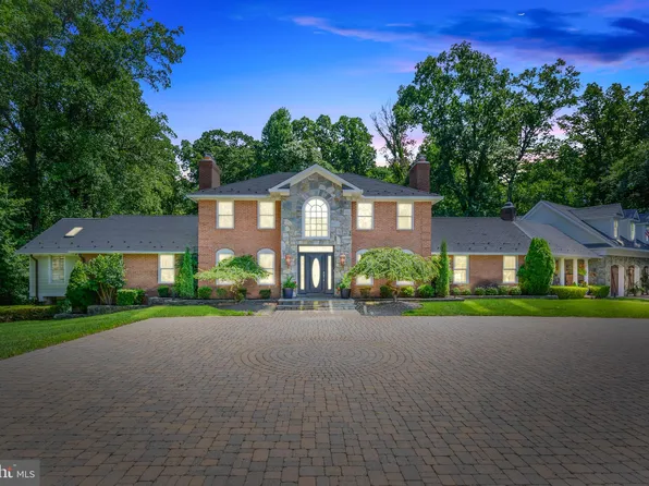 337 River Bend Rd, Great Falls, VA 22066