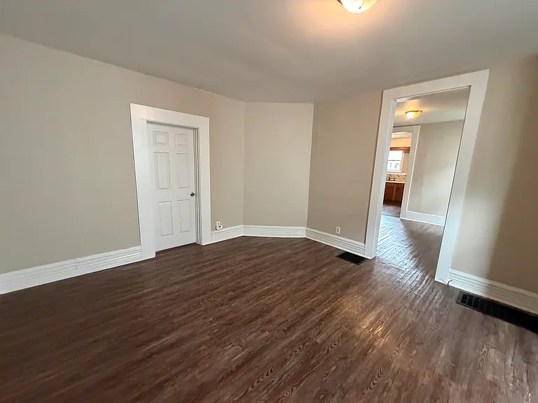 409 W Woodbury St #W — Photo 11