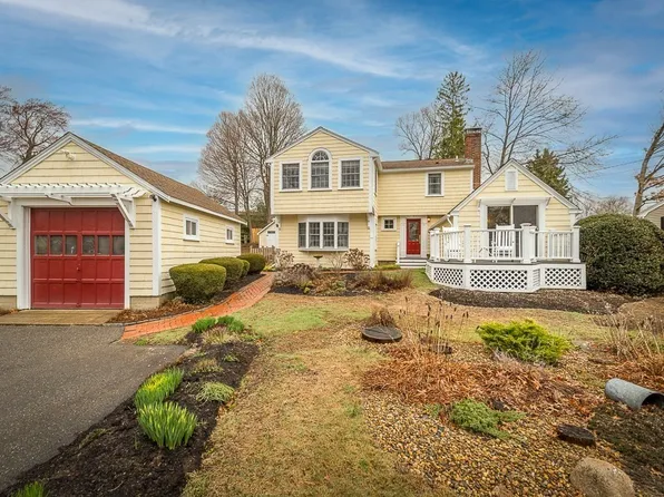 1 Stanton St, Wenham, MA 01984