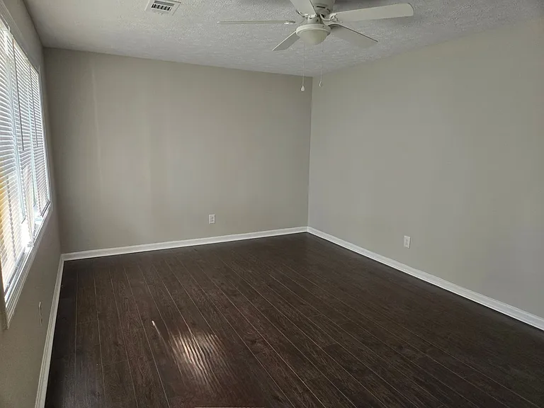 6015 Luna Dr — Photo 3
