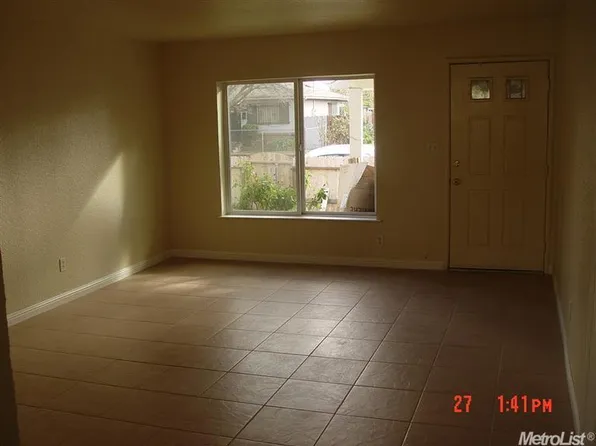 2267 Alma St, Stockton, CA 95205