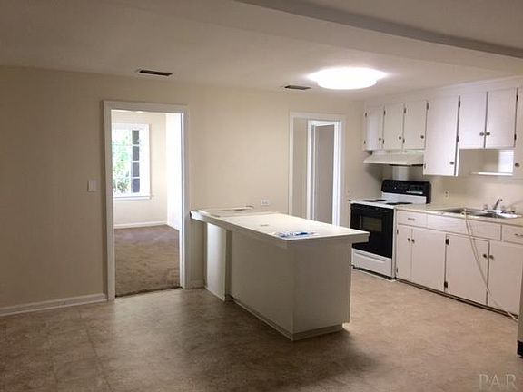 2nd image of 17 Kennington Dr