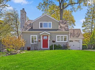 27 Smith Ave, White Plains, NY 10605