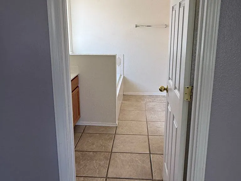 9816 Sierra Morena St NW — Photo 24