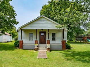 380 Riverview Dr, Johnson City, TN 37601