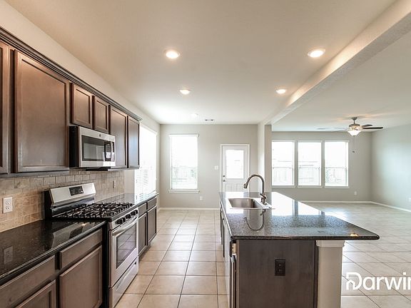 5th image of 517 Rosebank Trail Ln