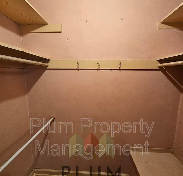 407 S 5th St E — Photo 30
