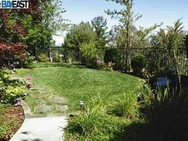 4973 Monaco Dr — Photo 9