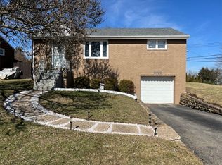 2204 Lynnbrook Ave, Pittsburgh, PA 15226