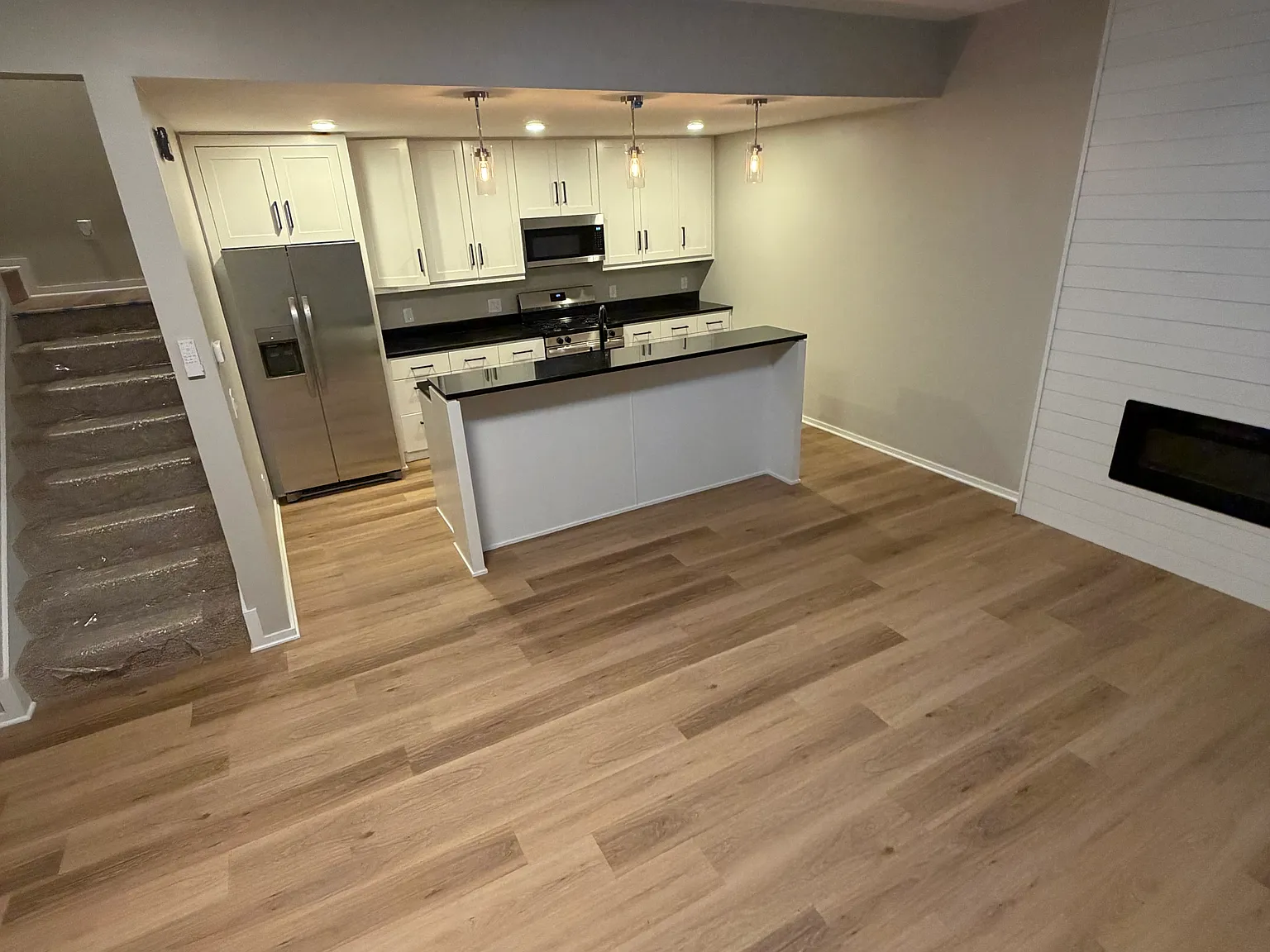 2 bed, $3,500 — Photo 1