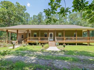550 Beaver Ridge Dr, Riegelwood, NC 28456