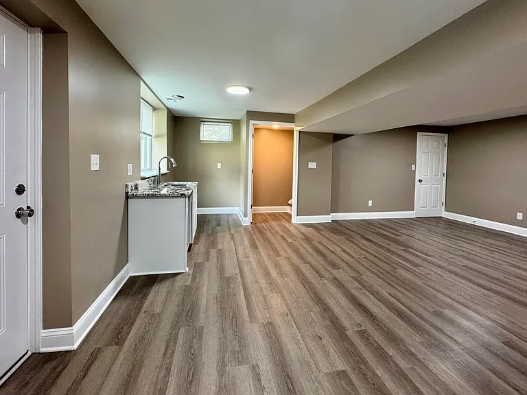 2564 Millbrook Dr — Photo 29