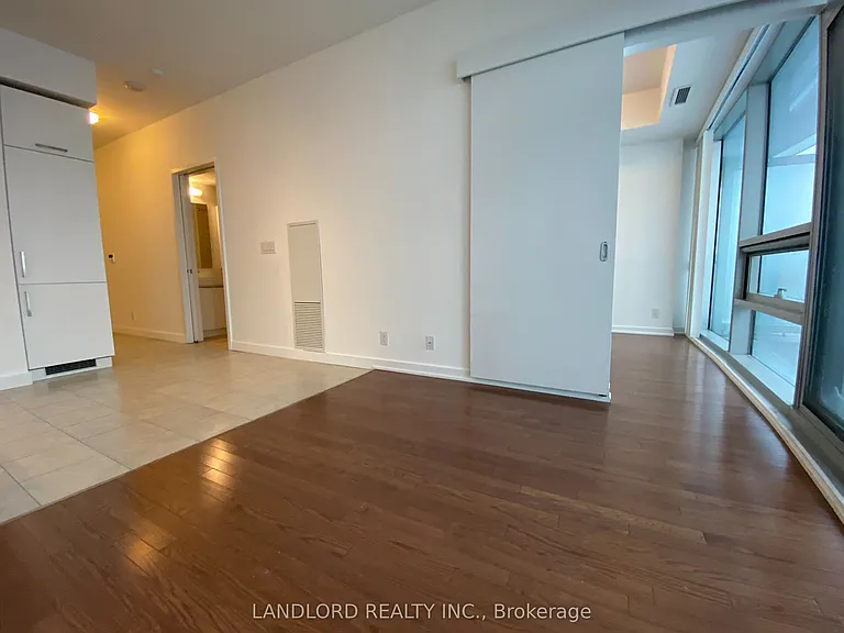 14 York St #5209 — Photo 7