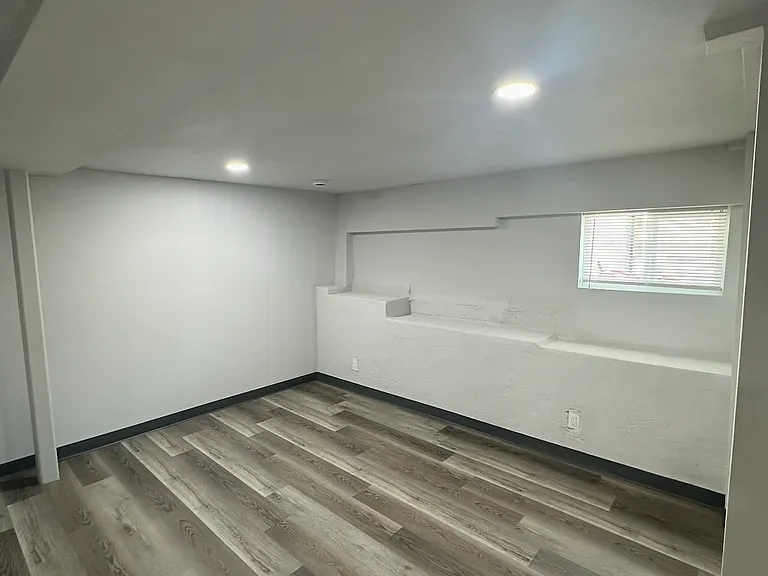 2339 Van Ness Ave #B — Photo 15