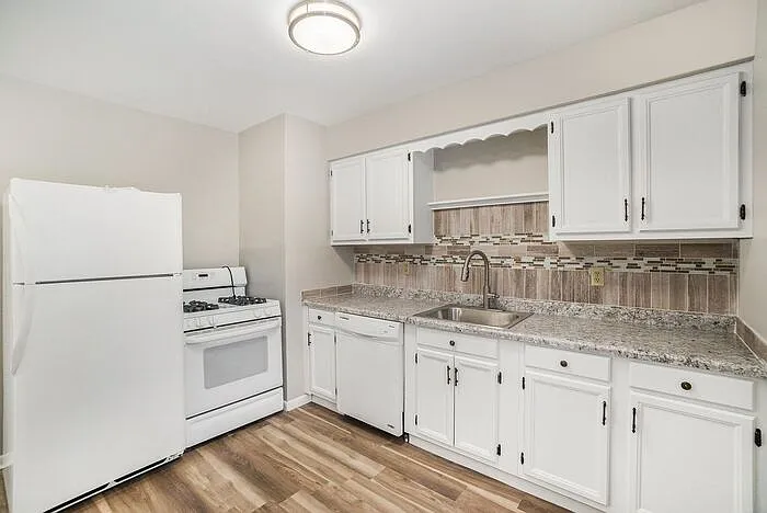 6133 King Hwy #B — Photo 11