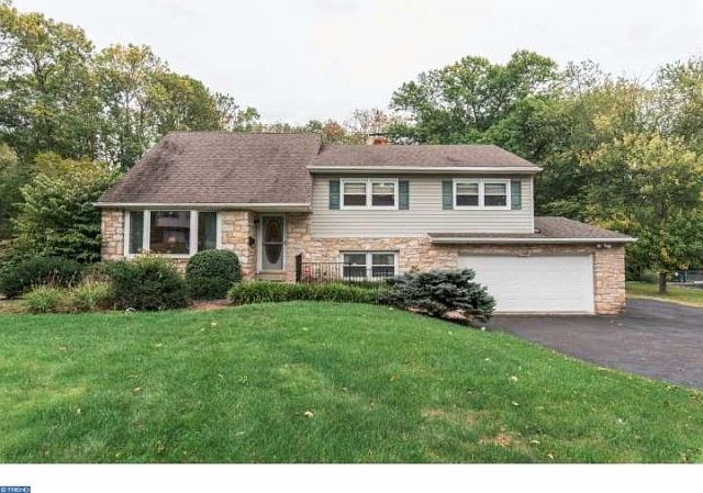 1st image of 1470 Graeme Way