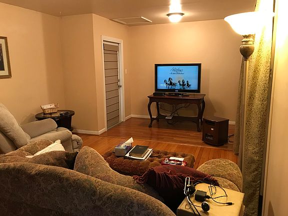3rd image of 3645 Evelyn Dr