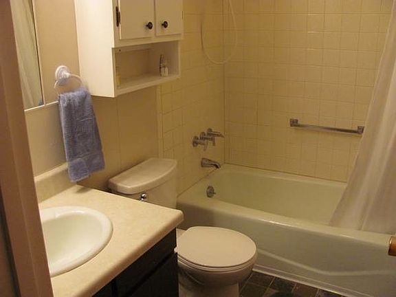 5th image of 1004 Saint Johns Dr