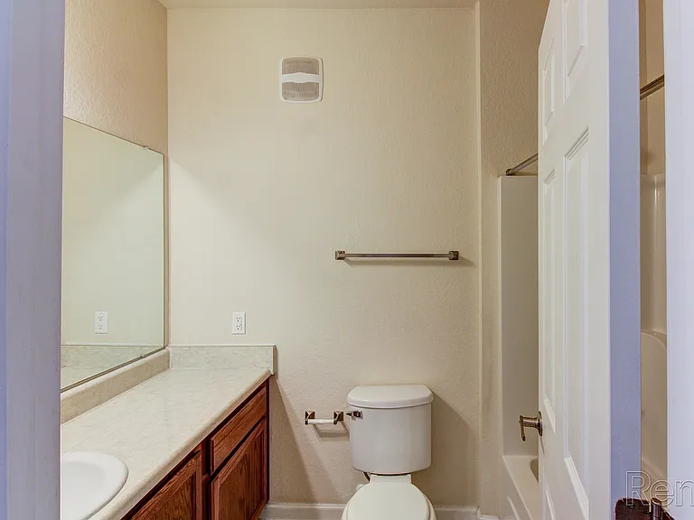 Highland Ridge Apartments — Photo 17
