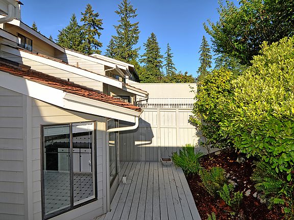Front Deck & BK nook
