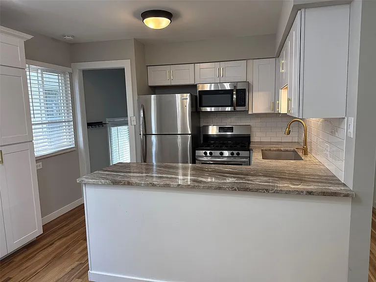 252 N Harvey St #1 — Photo 8
