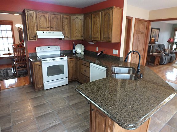 5th image of 1926 Brookton Dr