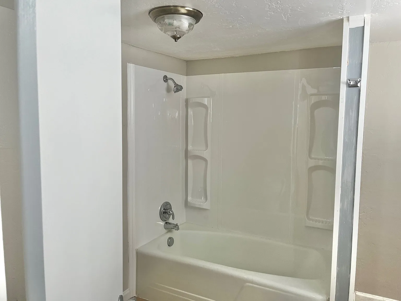 1 bed, 700 sqft, $1,025 — Photo 2