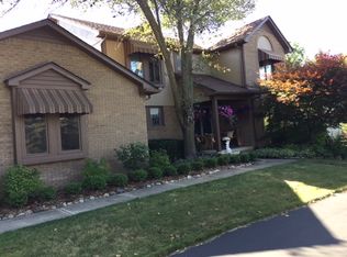 21569 Stanstead Rd, Northville, MI 48167