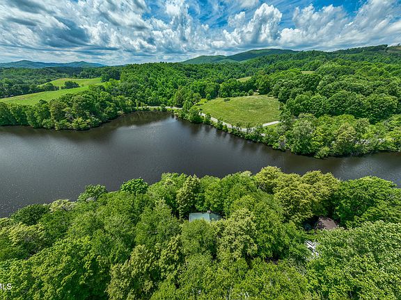 4th image of 206 Ripshin Lake Rd