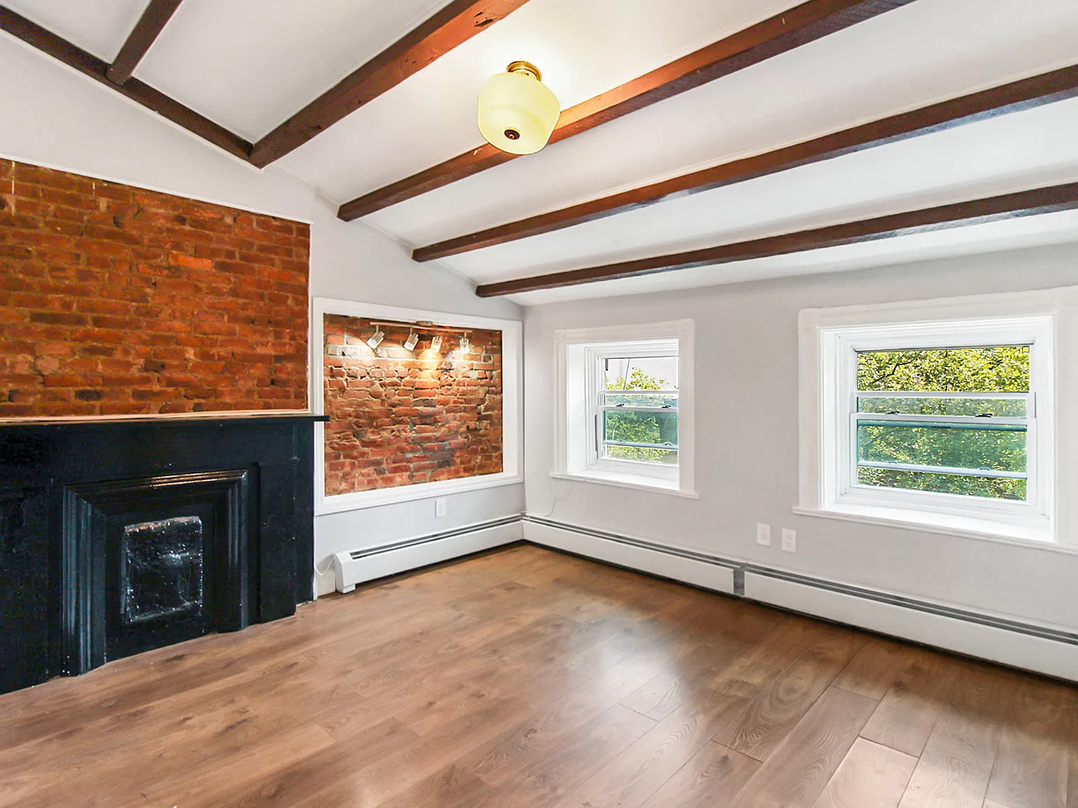 591 Madison Street — Photo 2
