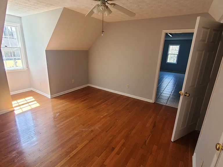 1195 Burning Bush Dr — Photo 8