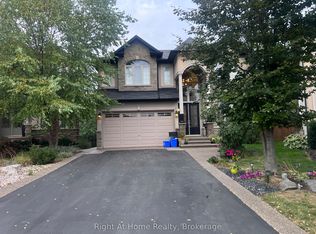 52 Lorupe Ct, Hamilton, ON L9G0C8