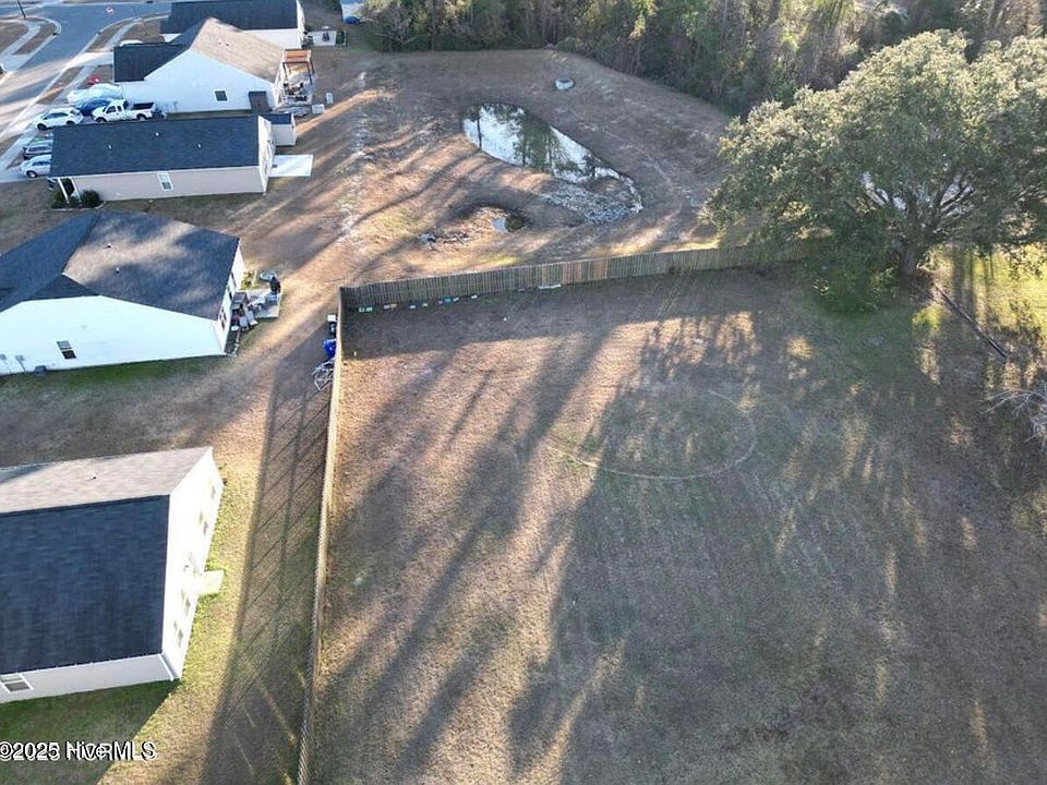 2nd image of 927 Village Road NE