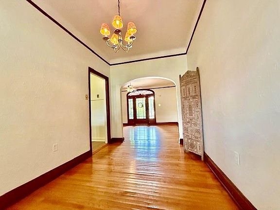 5th image of 8141 Freret St