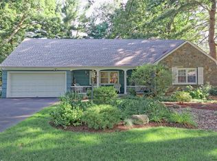 2513 McGovern Dr, Niskayuna, NY 12309