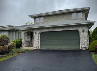 3006 Hawthorne Ln, Hazel Crest, IL 60429