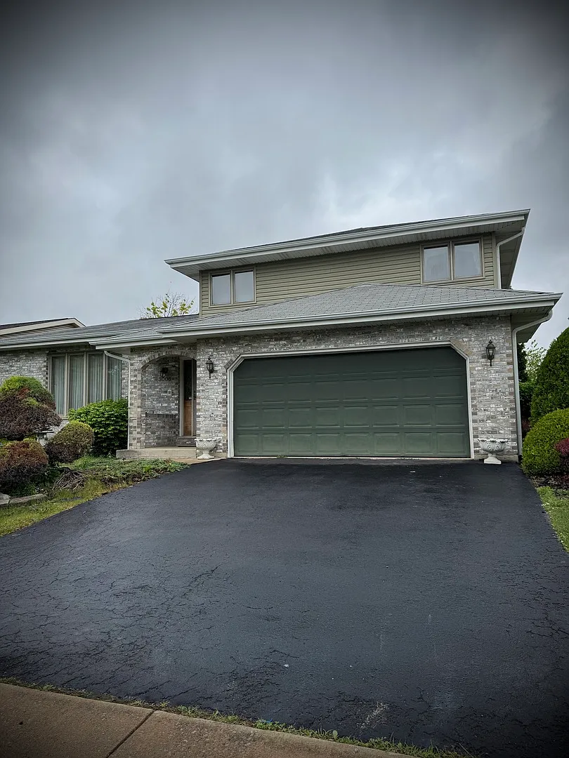 3006 Hawthorne Ln photo 1
