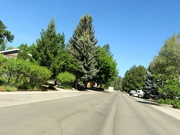 5th image of 2532 Highwood Dr