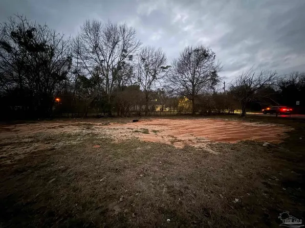 502 Washington St, Cantonment, FL 32533