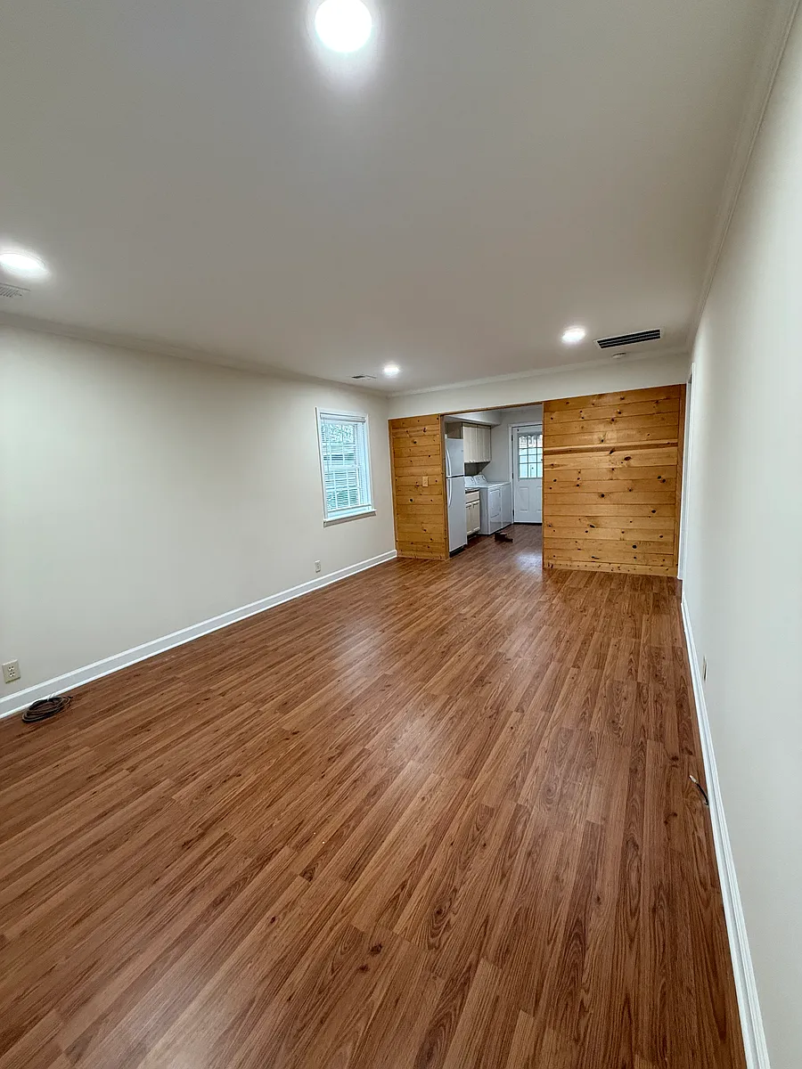 Building Photo - 104 Bowen St #A
