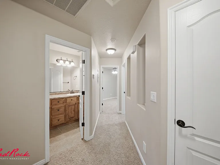 2422 S River Rd #5 — Photo 16