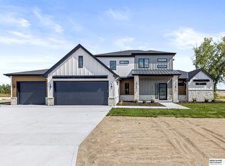 2214 S Riverwood Dr, Fremont, NE 68025