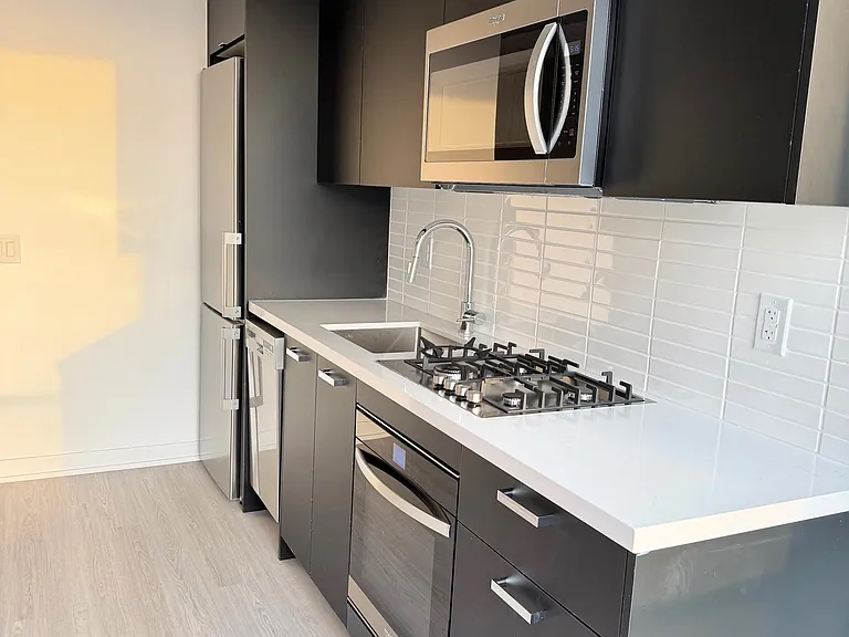 195 McCaul St #1212 — Photo 7