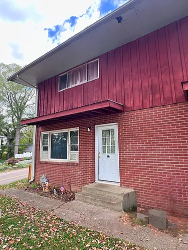 22 Mansfield Ave Photo 1