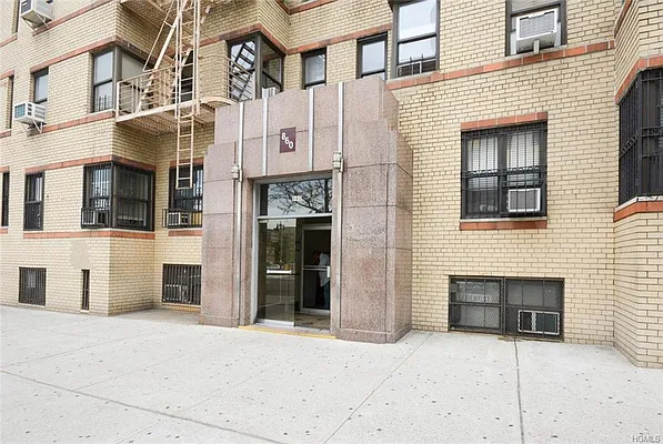 Sold by Re/Max In The City | media 1