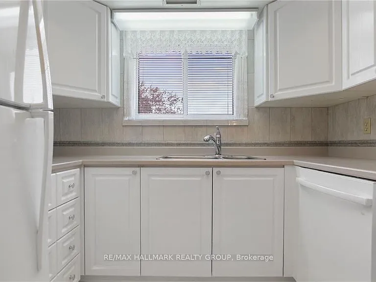 1705 Playfair Dr #212 — Photo 4