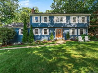 70 Cranbury Dr, Trumbull, CT 06611