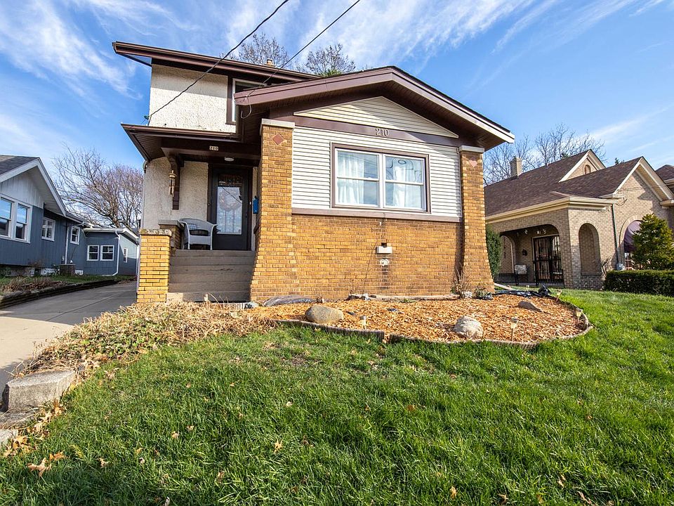 1st image of 210 S Rockford Ave