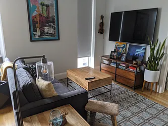 Rented by R New York